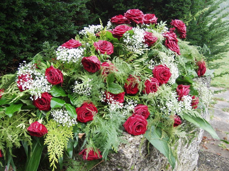 funeraire-TRIGANCE-min_roses-61203